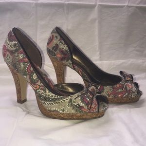🔹BOGO🔹 Kenneth Cole paisley heel